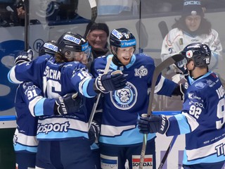 Radosť hráčov Nitry po góle.