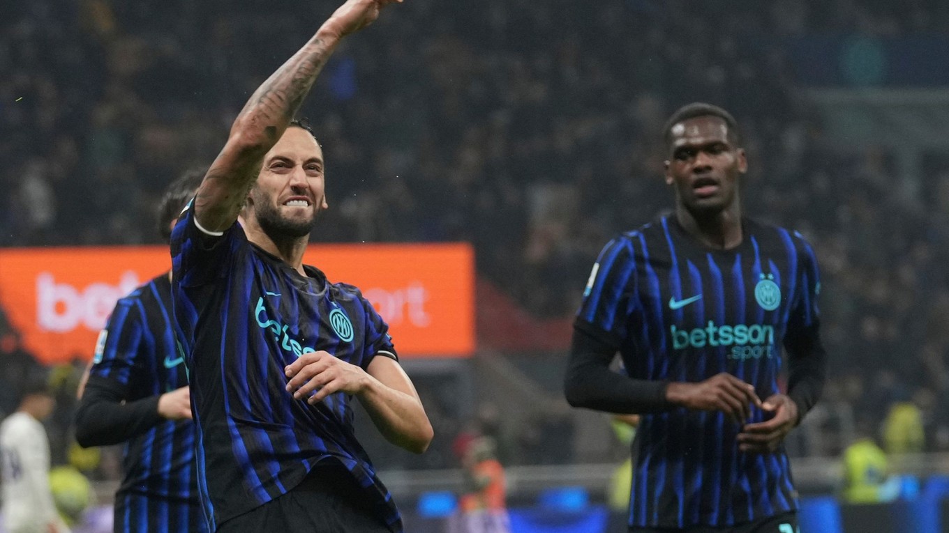 Inter Miláno oslavuje gól. 
