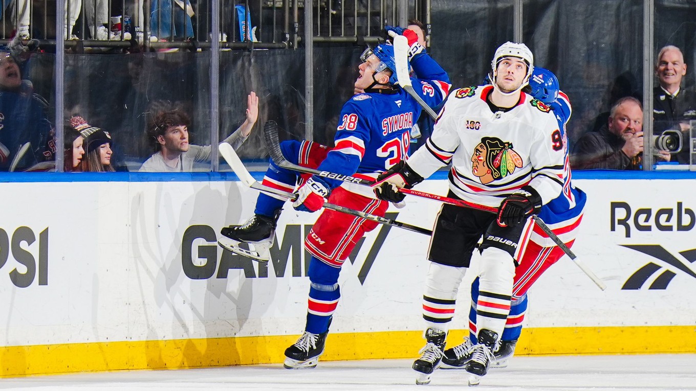Adam Sýkora oslavuje prvý gól v NHL
