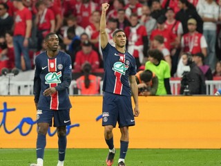 Achraf Hakimi oslavuje gól. 
