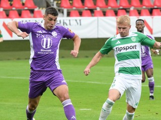 Martin Boďa (Komárno) a Lukáš Šimko (Skalica) v zápase 6. kola Niké ligy.