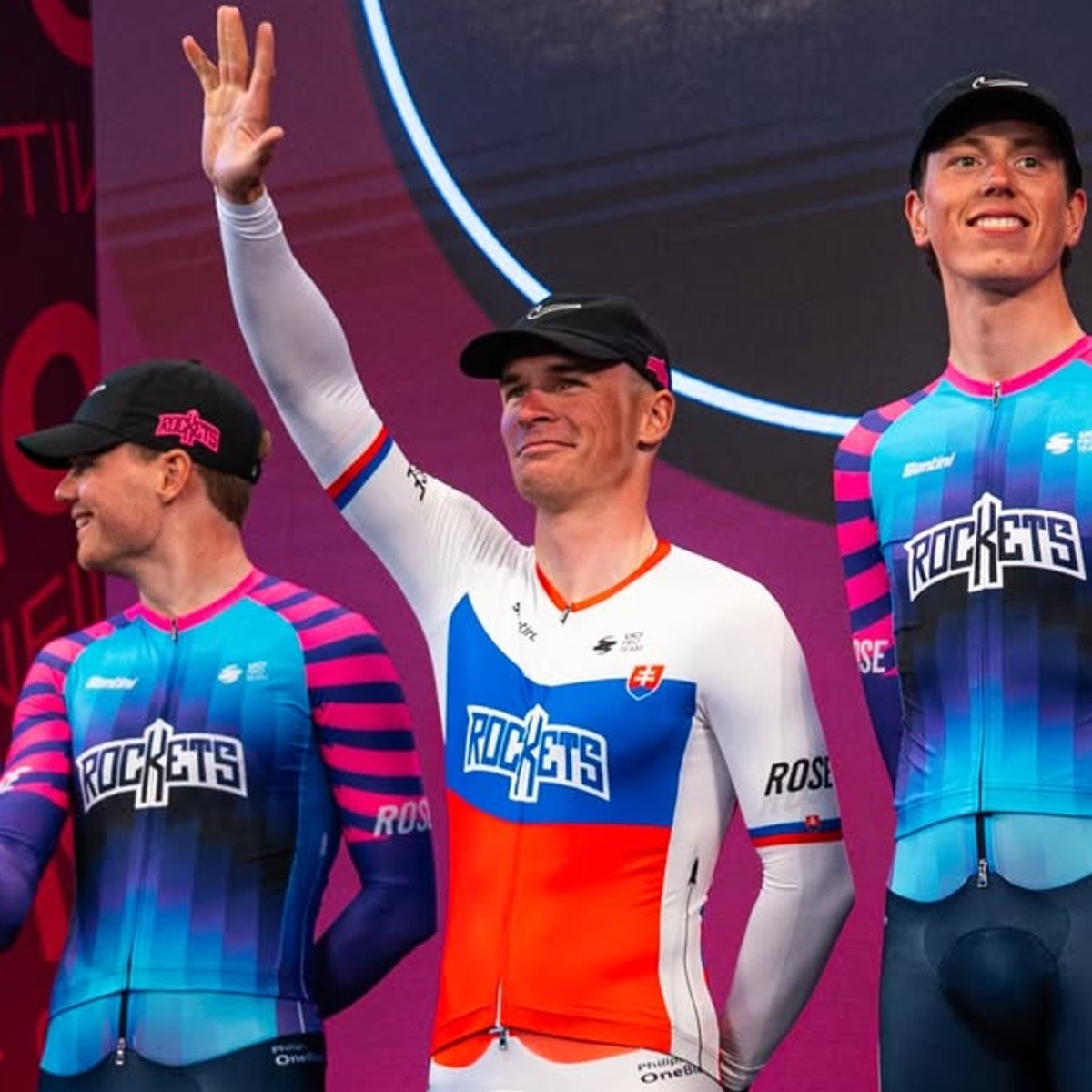 Lukáš Kubiš a tím Unibet Rose Rockets počas prezentácie tímov pred Giro d'Italia 2026.