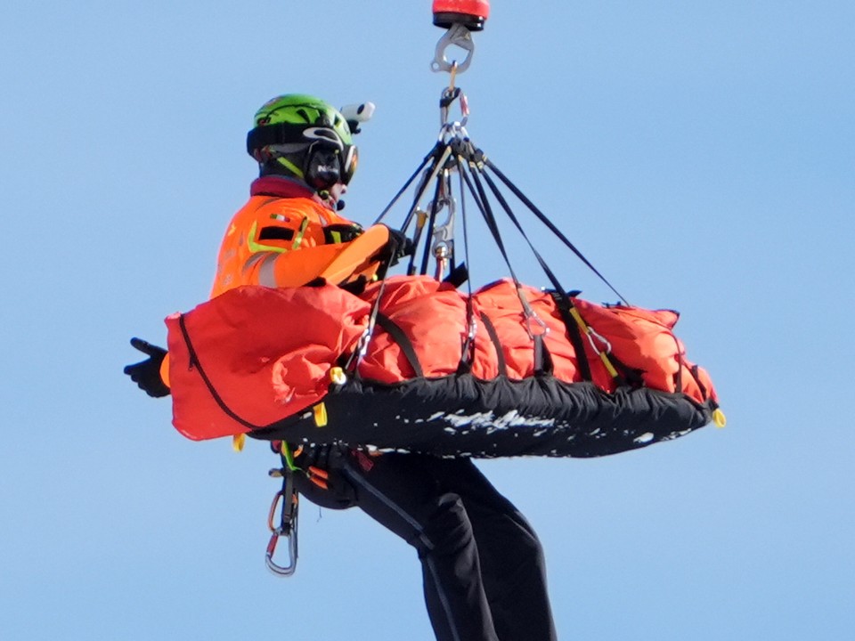 Lindsey Vonnovú musel po páde v zjazde na ZOH 2026 odviesť do nemocnice vrtuľník.