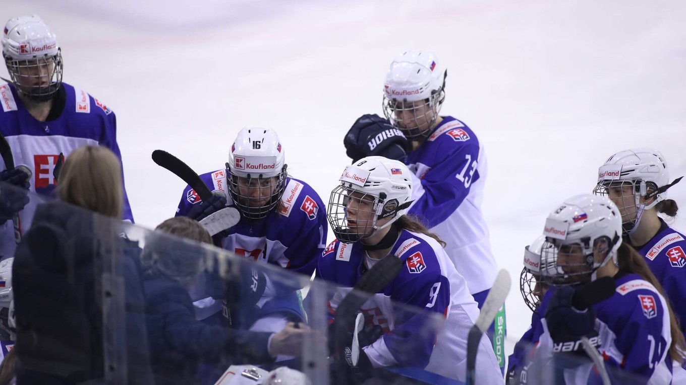 Program, výsledky, tabuľka - Slovensko na turnaji 1-A divízie MS v hokeji žien 2025. Hrá aj Nela Lopušanová.