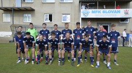Mužstvo MFK Slovan Giraltovce pred prípravným zápasom s Bardejovom.