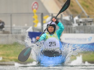 Slovenská vodná slalomárka Emanuela Luknárová v trialovej jazde počas pretekov v kategórii kajak cross na ME vo vodnom slalome.