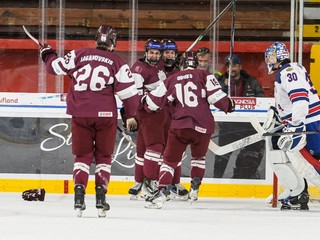 Momentka zo zápas USA - Lotyšsko na MS hráčov do 18 rokov.