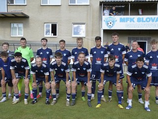 Mužstvo MFK Slovan Giraltovce pred prípravným zápasom s Bardejovom.