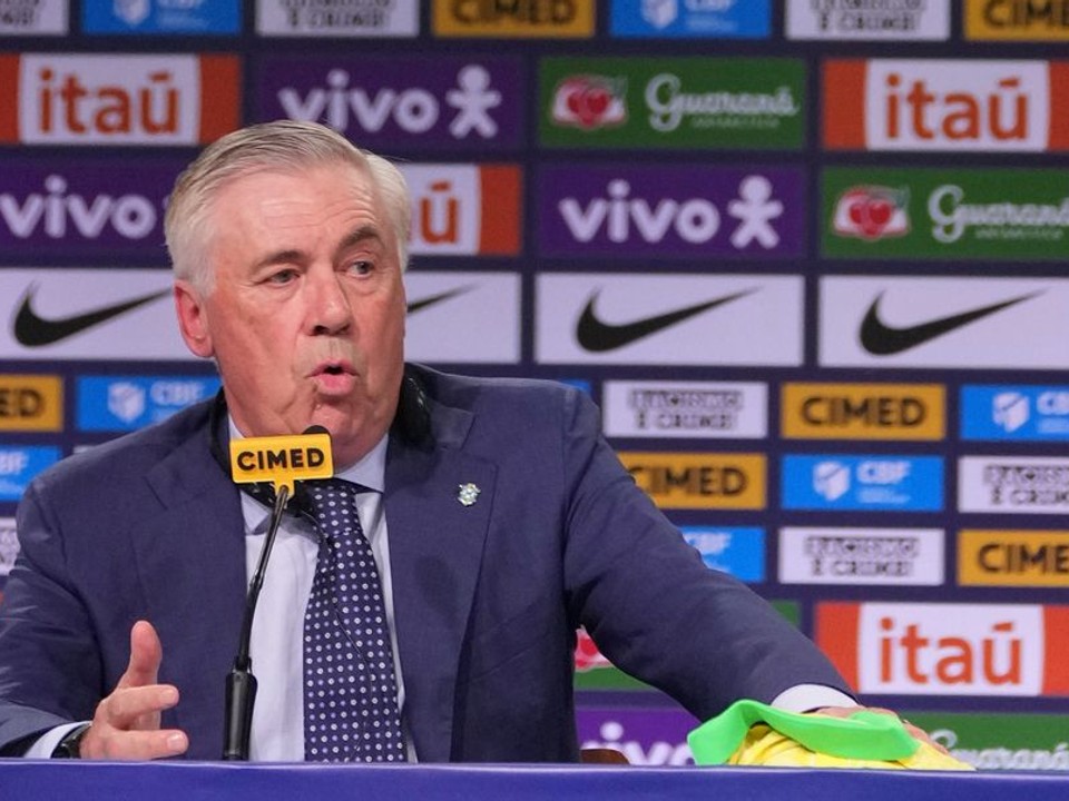 Carlo Ancelotti na tlačovej konferencii brazílskej reprezentácie.