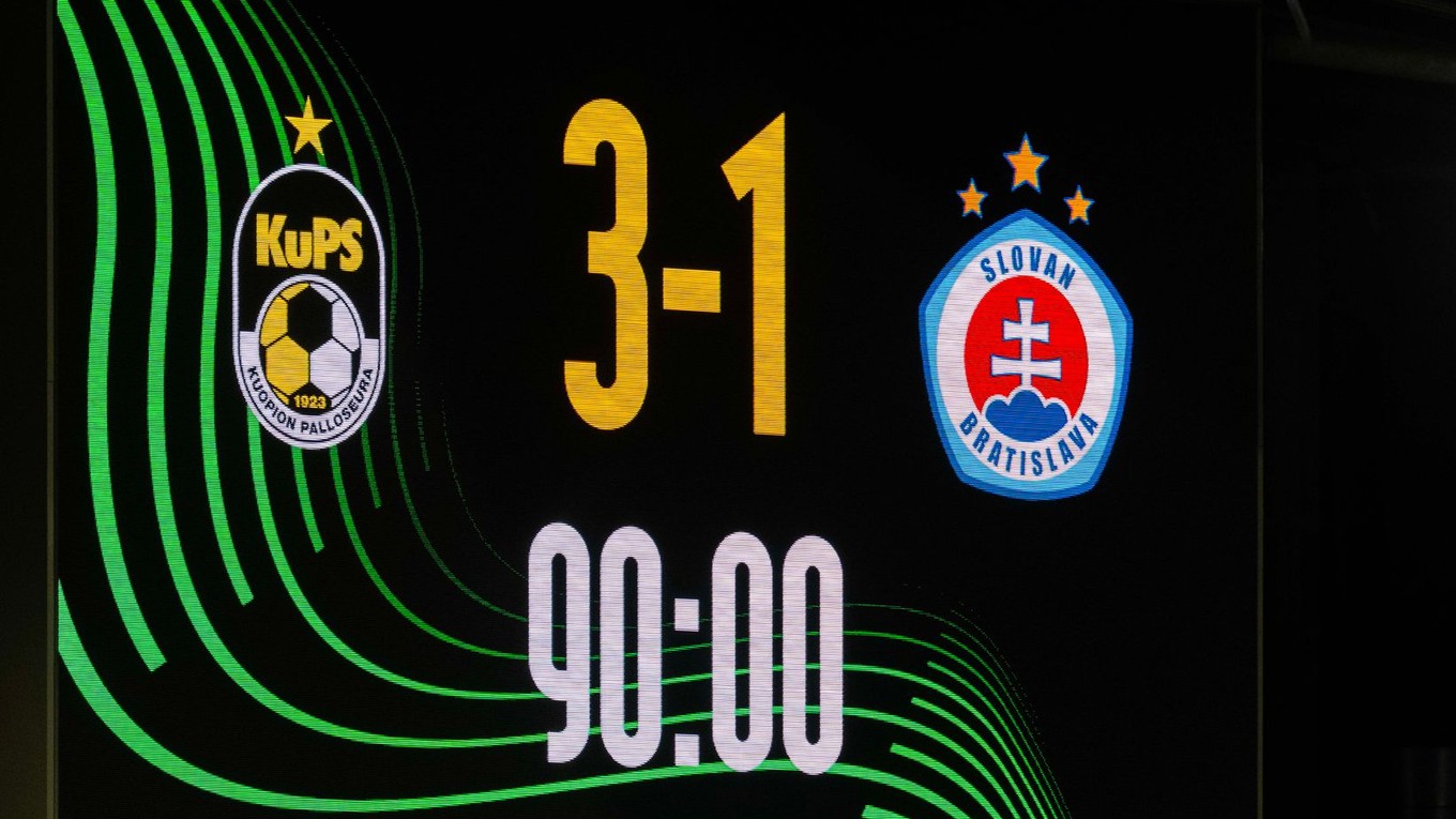 Na snímke výsledková tabuľa po zápase 3. kola ligovej fázy Konferenčnej ligy KuPS Kuopio - ŠK Slovan Bratislava.