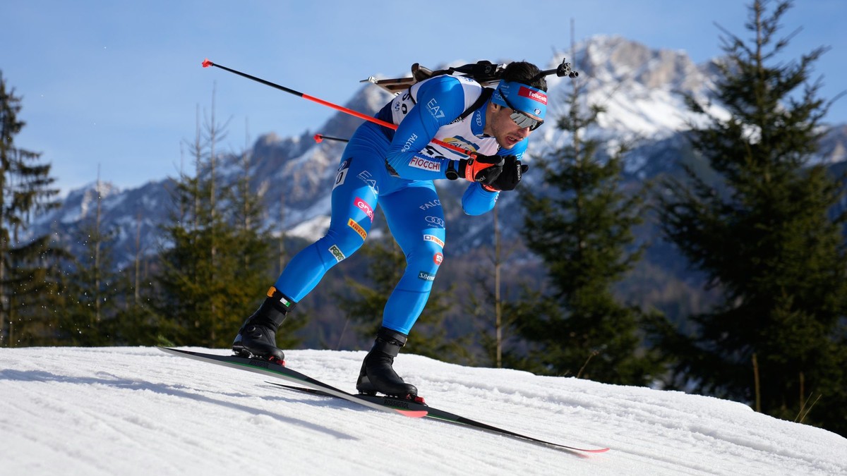 Tommaso Giacomel vyhral šprint v Hochfilzene.