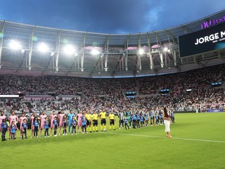 Minúta ticha pred zápasom Miami na pamiatku Jorgeho Messiho