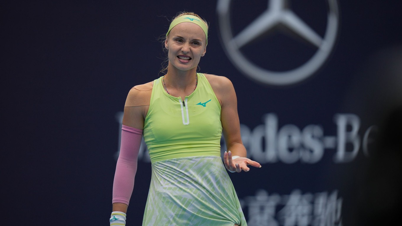 Rebecca Šramková v zápase 3. kola turnaja WTA Peking