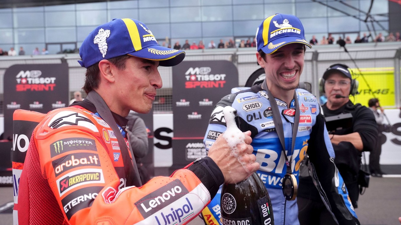 Alex Márquez (vpravo) a jeho brat Marc Márquez.