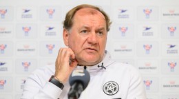 Na snímke tréner slovenskej futbalovej reprezentácie Vladimír Weiss st. počas tlačovej konferencie.