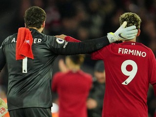 Alisson a Roberto Firmino z FC Liverpool.
