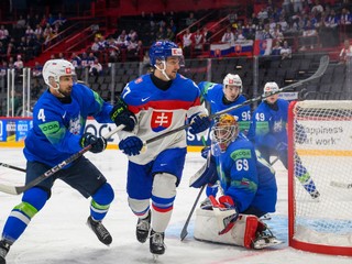 Pavol Regenda v zápase proti Slovinsku na MS v hokeji 2025.