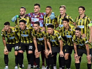 hráči základnej jedenástky kazaškého klubu Kajrat Almaty