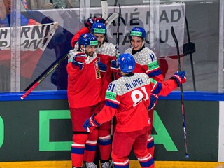 Gólová radosť českých hráčov v zápase základnej B-skupiny Slovensko - Česko.