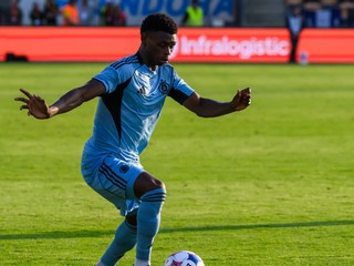 Na snímke Suleiman Camara Sanneh (Slovan) počas prvého zápasu 3. predkola Ligy majstrov Mjällby AIF - ŠK Slovan Bratislava.