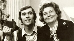 Ondrej Nepela s podkovou pre šťastie a trénerka Hilda Múdra.