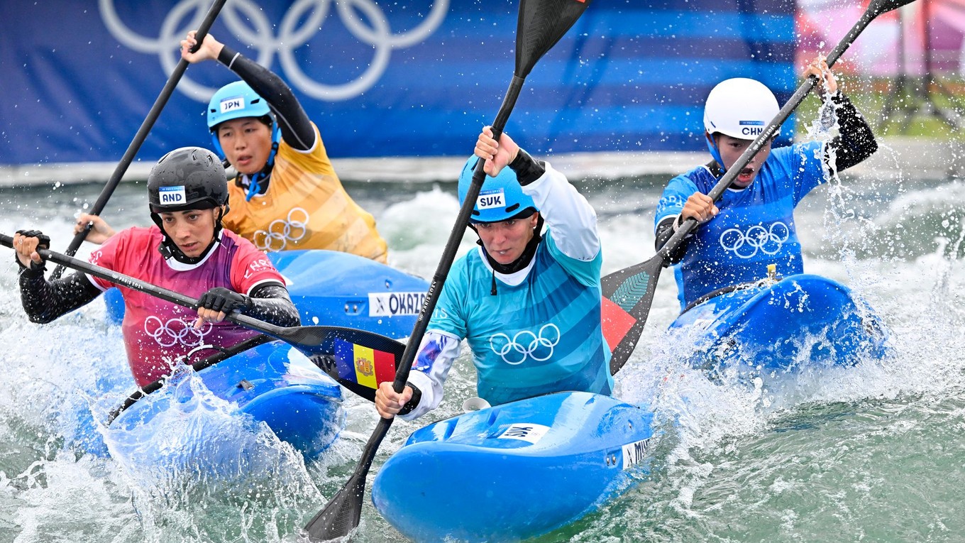 Zľava Monica Doria Villarublová z Andory, Haruka Okazakiová z Japonska, Slovenka Eliška Mintálová a Li Š'-tching z Číny.