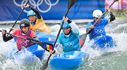 Zľava Monica Doria Villarublová z Andory, Haruka Okazakiová z Japonska, Slovenka Eliška Mintálová a Li Š'-tching z Číny.