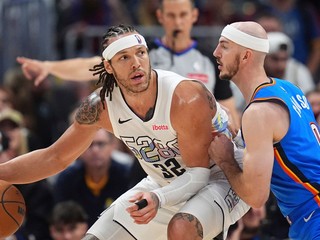Aaron Gordon a Alex Caruso.