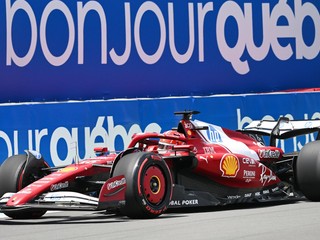 Charles Leclerc na Ferrari počas 1. tréningu na Veľkú cenu Kanady 2025.