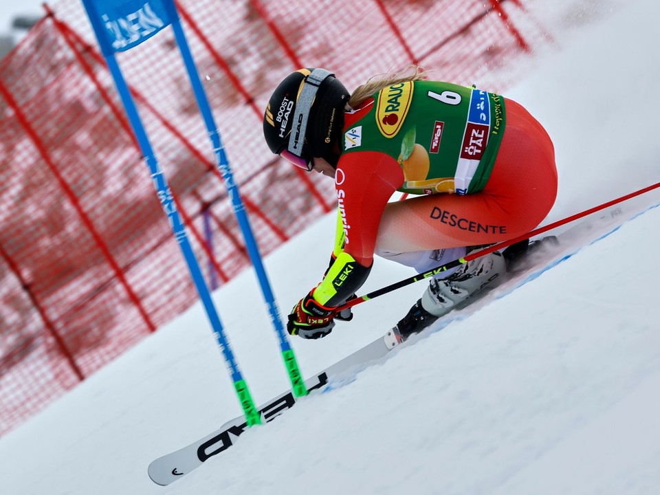 Lara Gutová-Behramiová. 