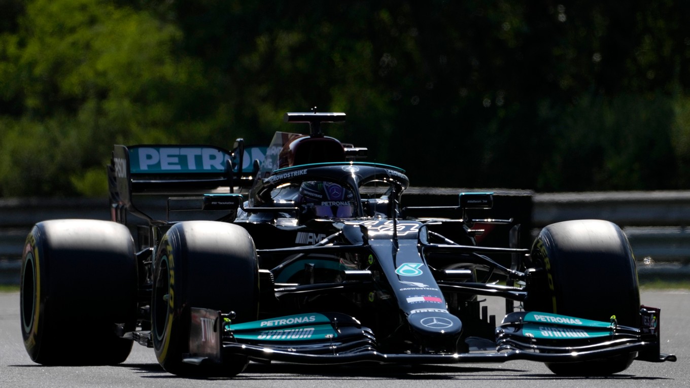 Lewis Hamilton na Mercedese.