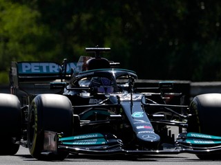 Lewis Hamilton na Mercedese.