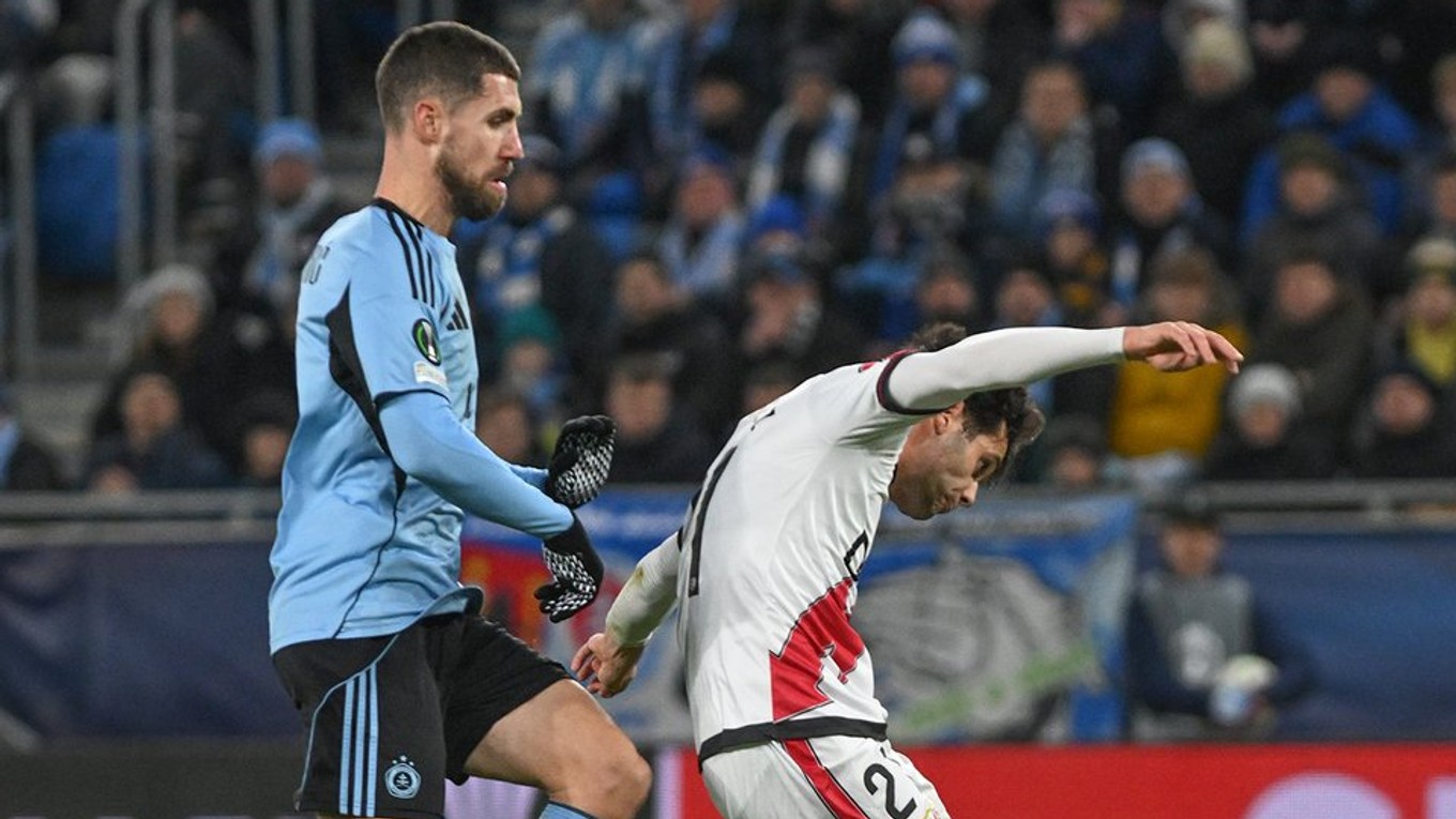 Momentka zo zápasu Slovan Bratislava - Rayo Vallecano