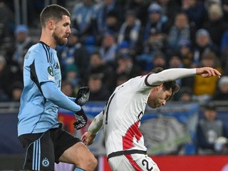 Momentka zo zápasu Slovan Bratislava - Rayo Vallecano