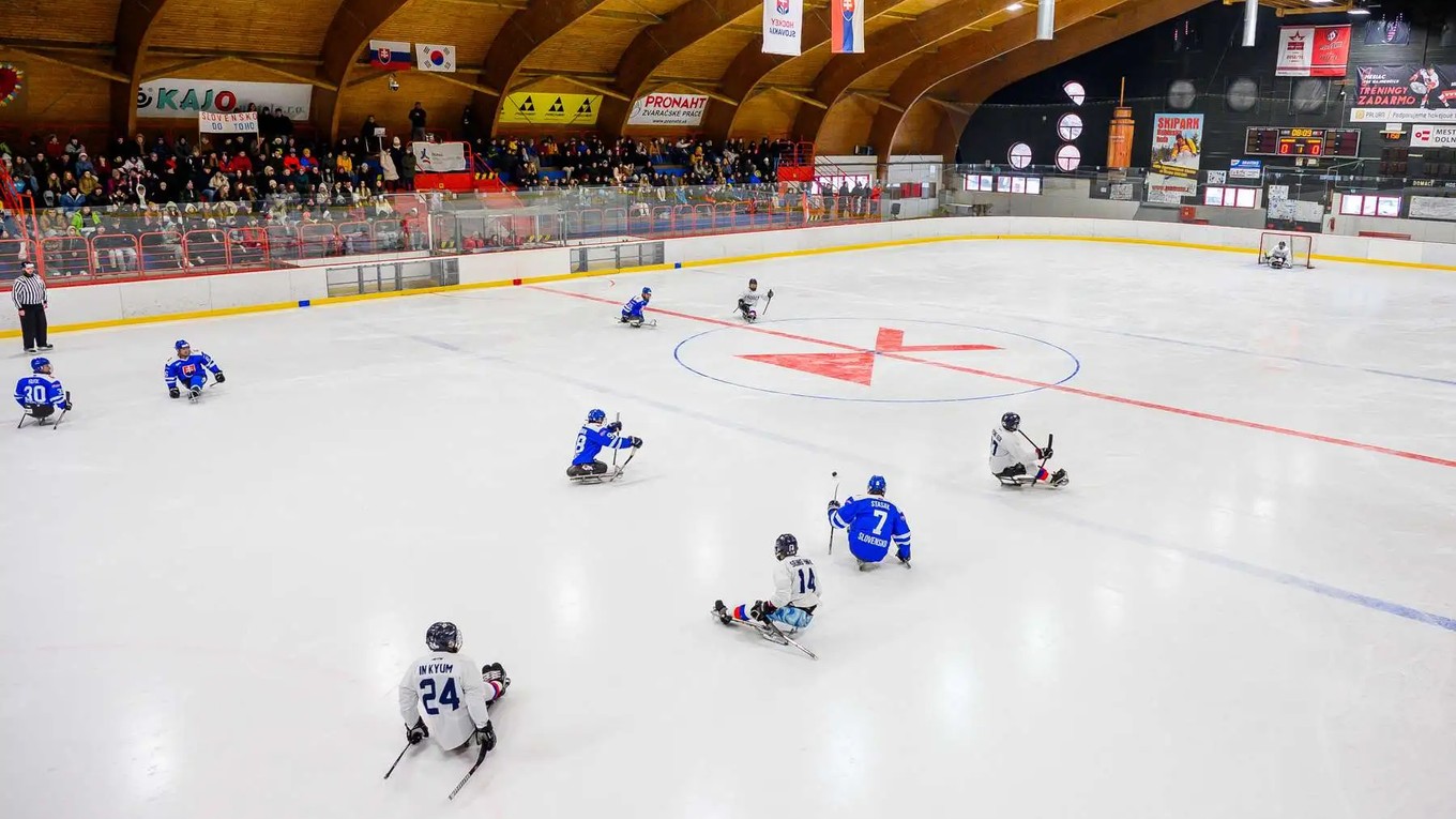 Parahokej na zimnom štadióne v Dolnom Kubíne