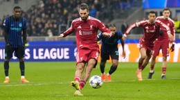 Dominik Szoboszlai strieľa gól z penalty