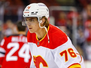 Martin Pospíšil v drese Calgary Flames.