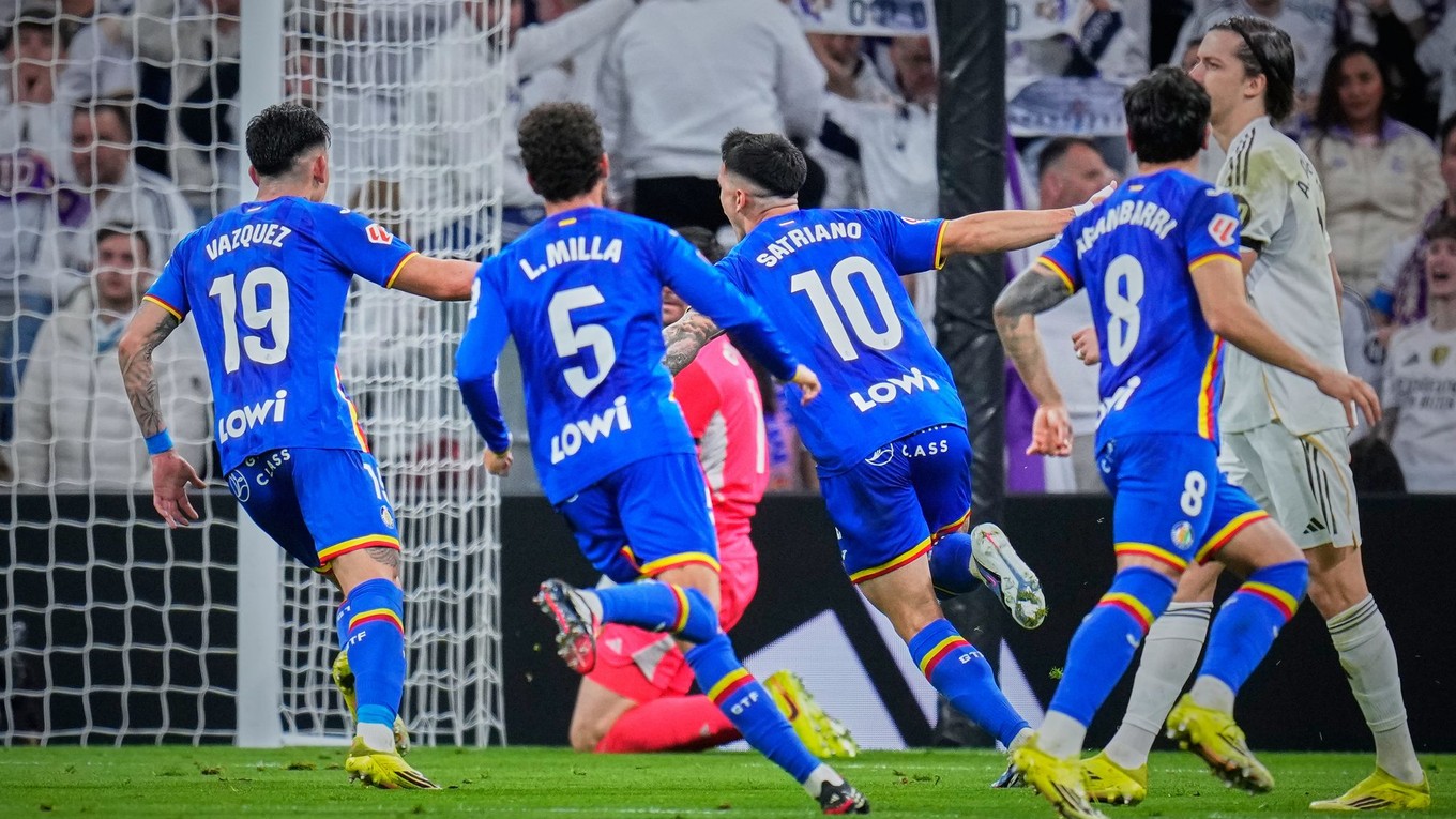 Getafe oslavuje gól. 