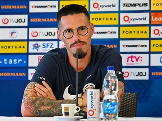 Tímový manažér slovenskej futbalovej reprezentácie Marek Hamšík počas tlačovej konferencie.