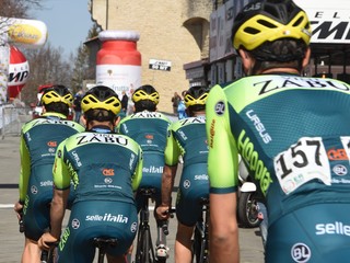 Cyklisti tímu Vini Zabú - ilustračná fotografia.