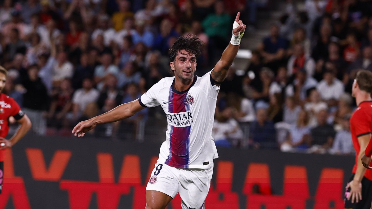 Ferran Torres oslavuje gól