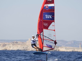 Slovenský windsurfista Róbert Kubín.