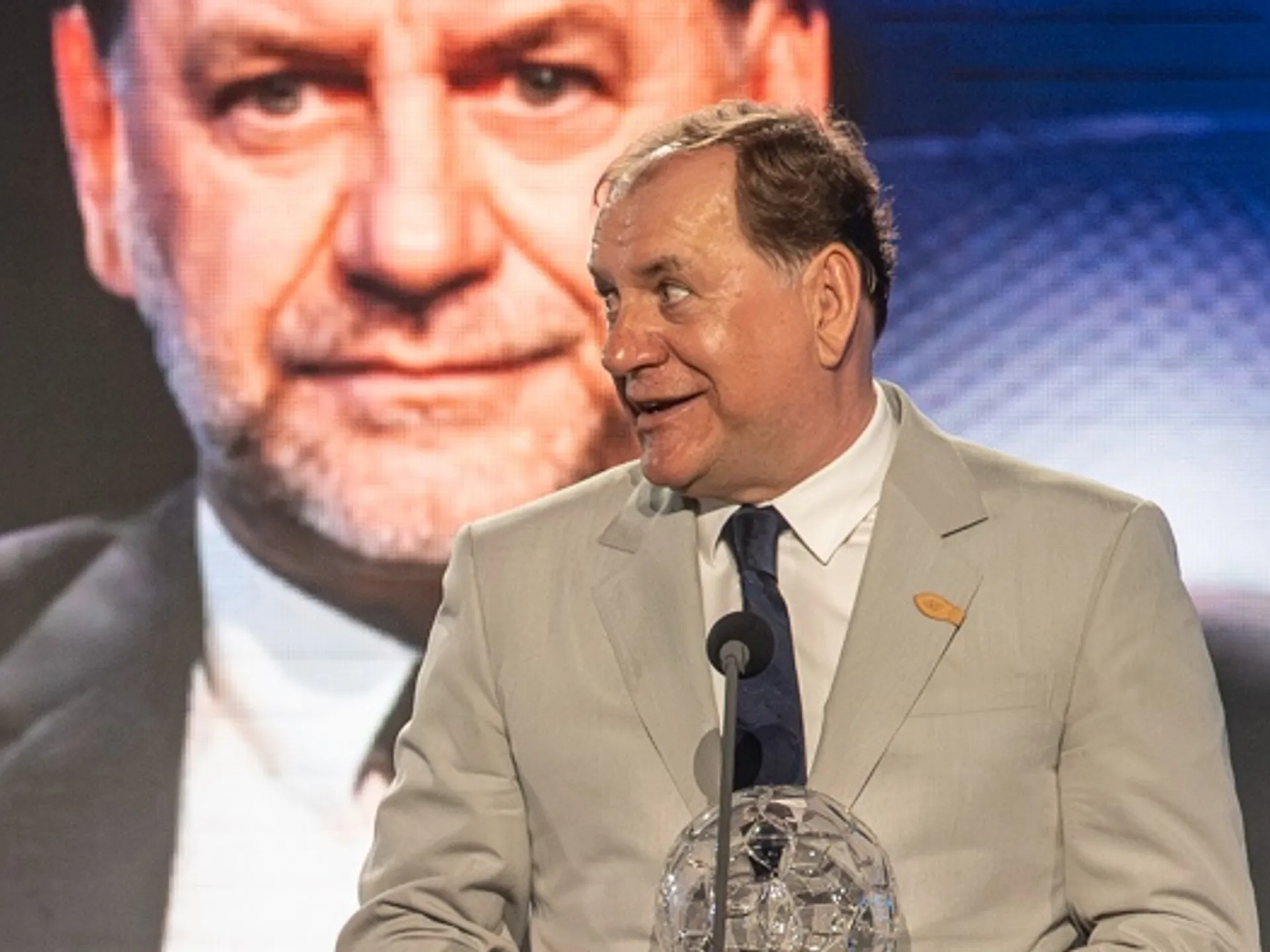 MUŽI A – Reprezentačným trénerom je Vladimír Weiss st.