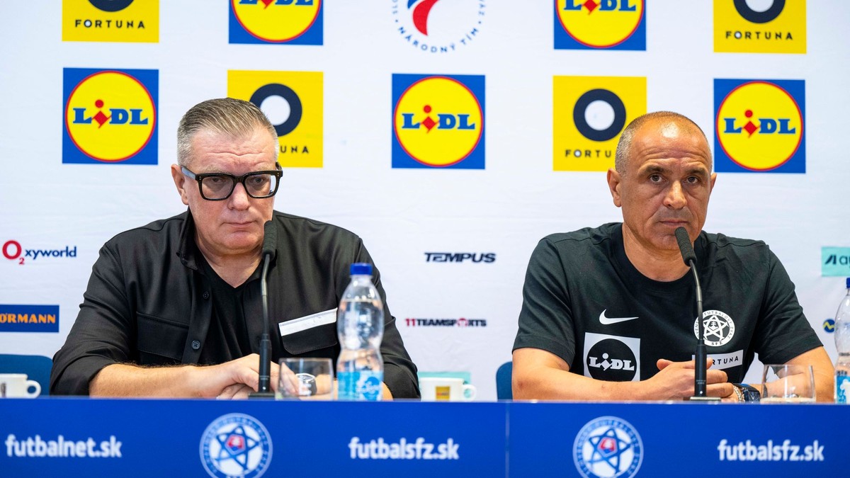 Ján Kováčik a tréner futbalovej reprezentácie SR Francesco Calzona. 