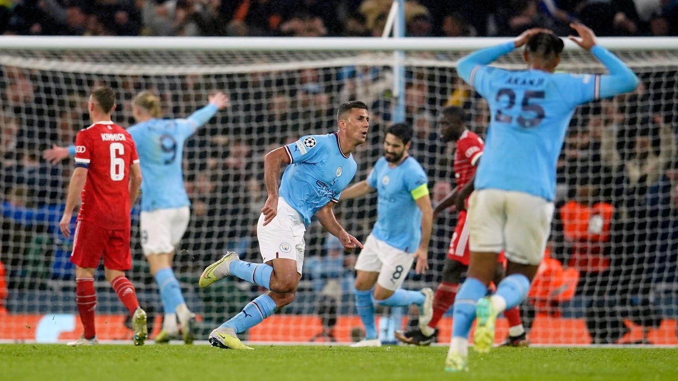 Rodri (v strede) sa teší po strelenom góle v zápase Manchester City - Bayern Mníchov.