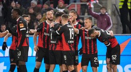 Hráči Trnavy oslavujú gól.