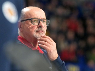 Tréner Zvolena Peter Mikula.