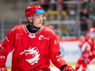 Slovenský obranca Patrik Koch v službách tímu HC Oceláři Třinec.