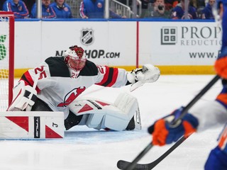 Momentka zo zápasu New York Islanders - New Jersey Devils