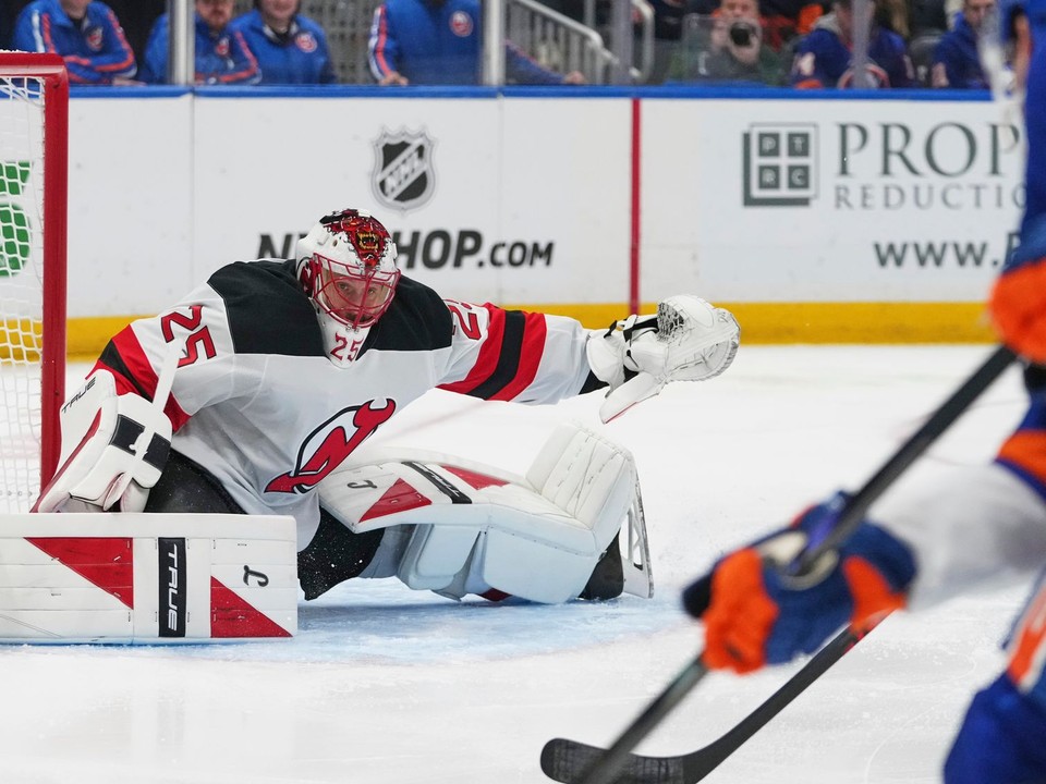 Momentka zo zápasu New York Islanders - New Jersey Devils